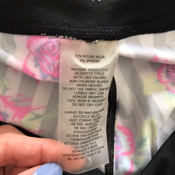 Betsy Johnson Performance Capris - Picture 6 of 8